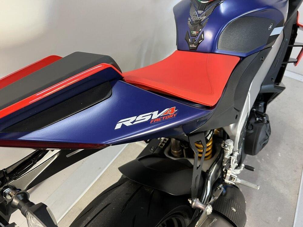 Aprilia RSV4 1100 Factory (2021 - 24) (15)