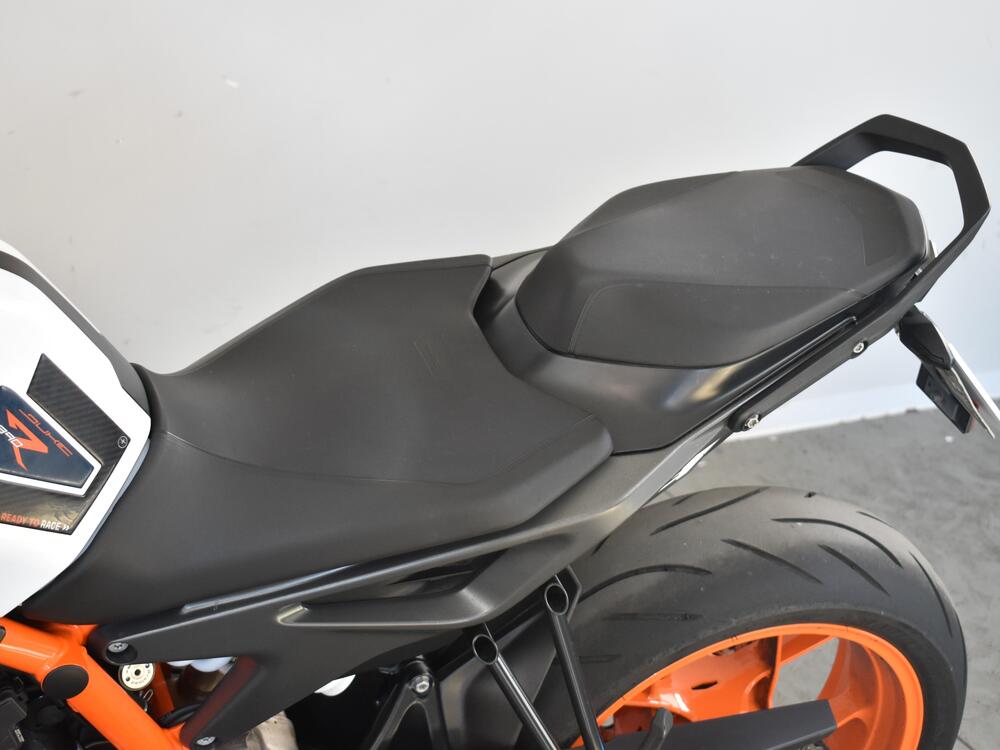 KTM 890 Duke R (2020) (15)