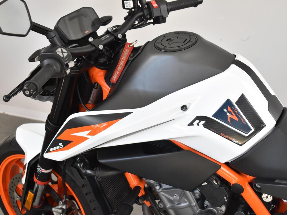 KTM 890 Duke R (2020) (16)