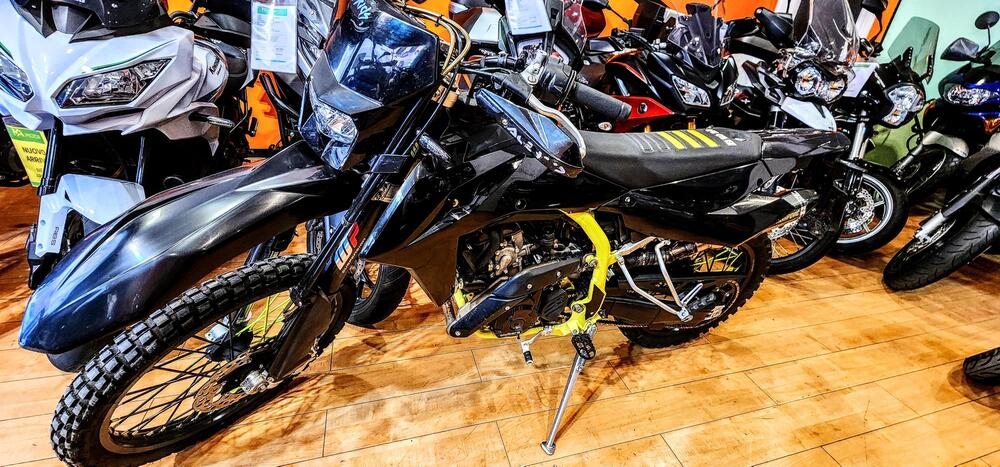 Swm RS 125 R Factory (2019 - 20) (9)
