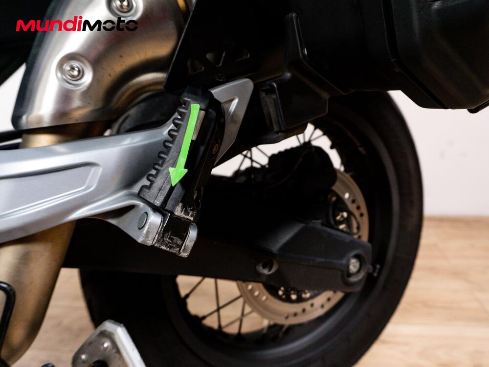 Moto Guzzi V85 TT (2024 - 26) (16)