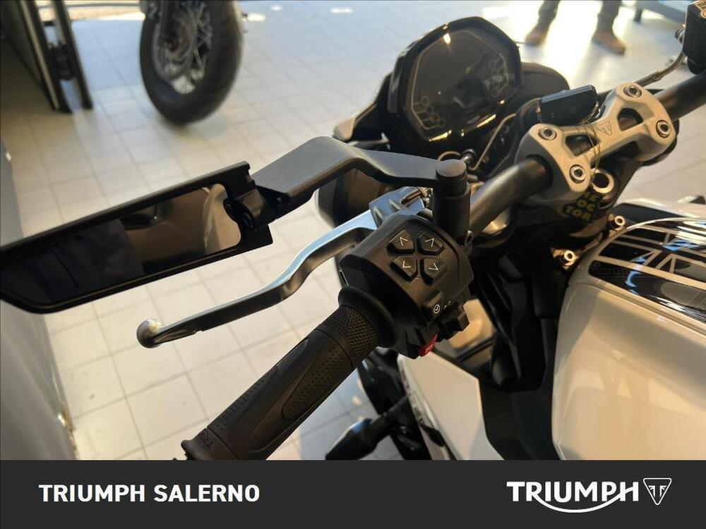Triumph Street Triple 765 R (2023 - 26) (8)