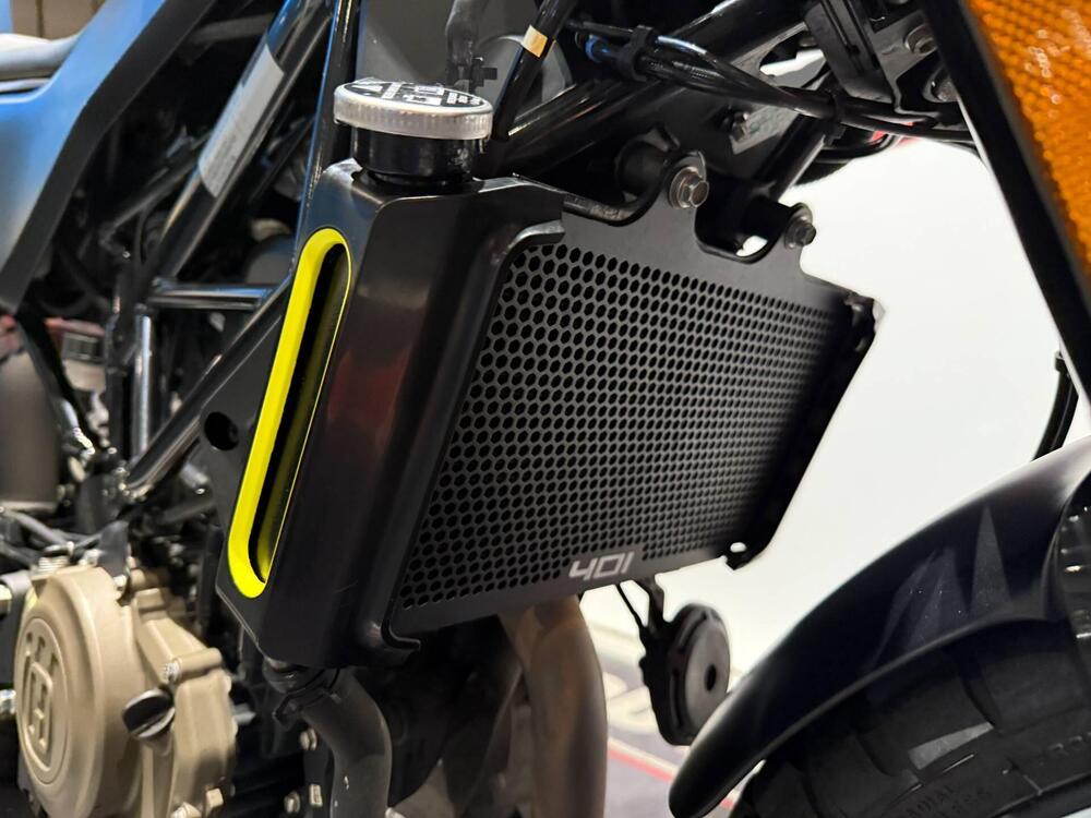 Husqvarna Svartpilen 401 (2021 - 23) (4)