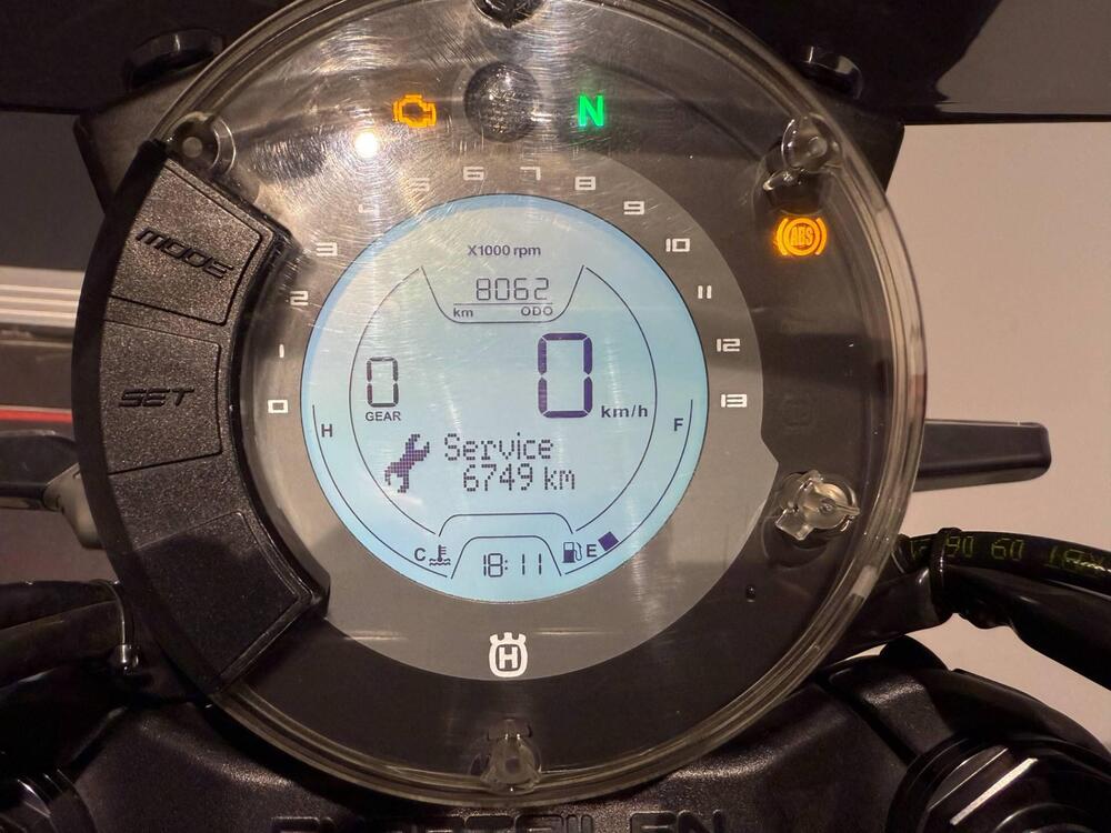 Husqvarna Svartpilen 401 (2021 - 23) (16)