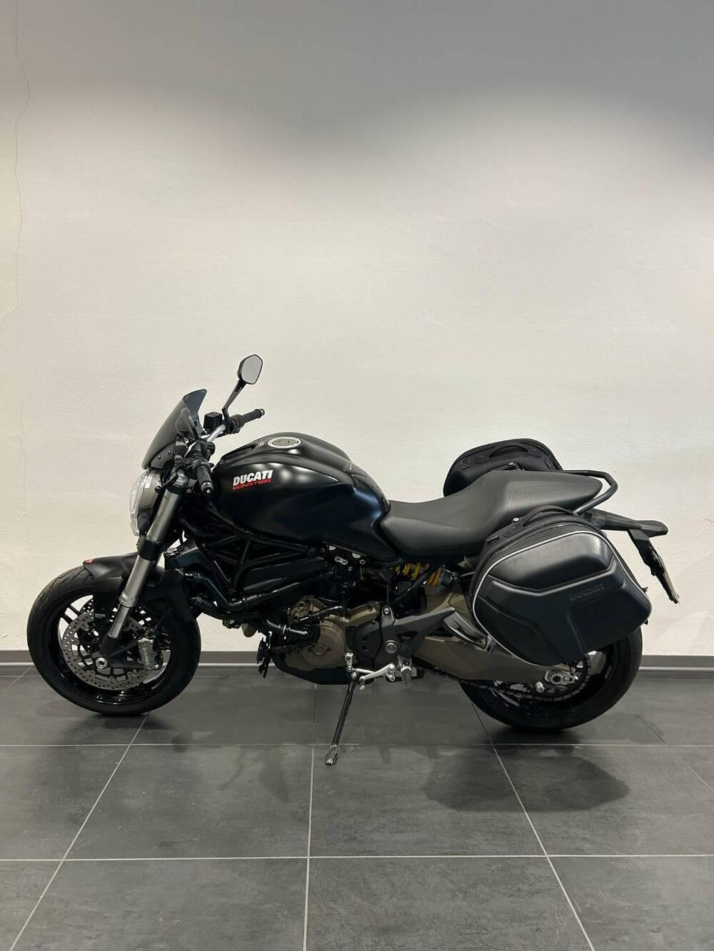 Ducati Monster 821 Dark ABS (2014 - 16) (2)