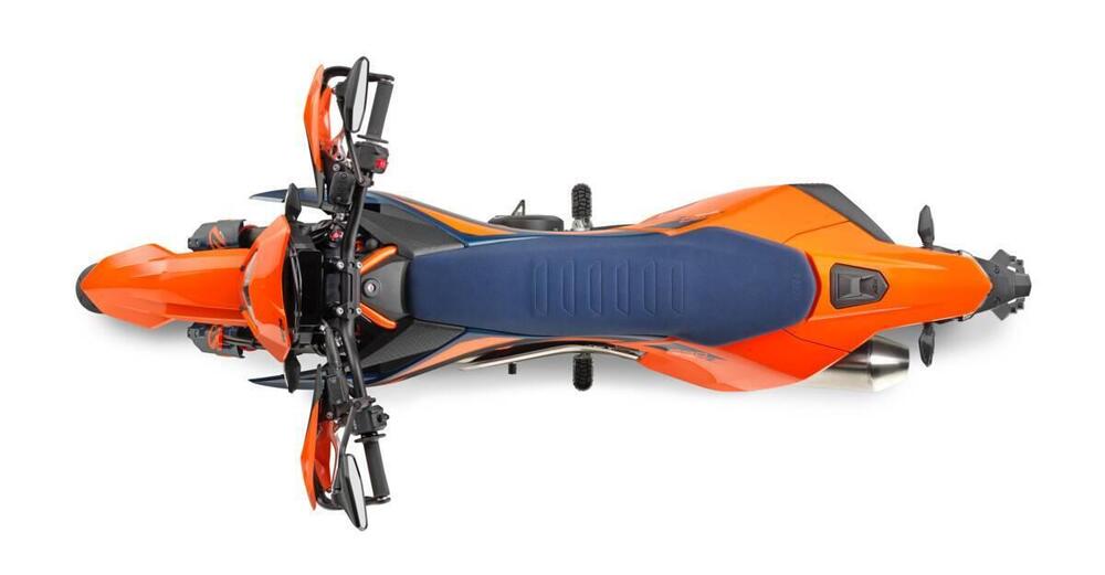 KTM 690 SMC R (2026) (4)