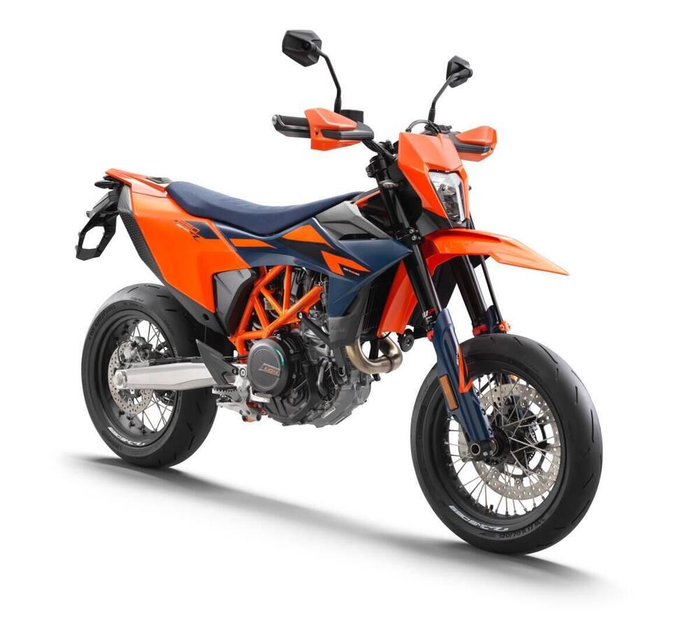 KTM 690 SMC R (2026) (5)