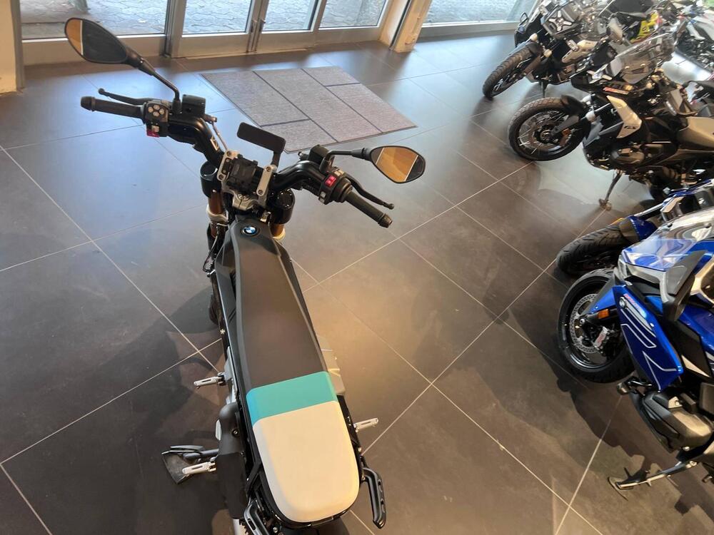 Bmw CE 02 (2024 - 26) (7)