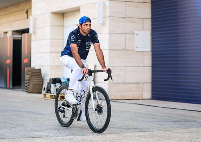 F1. GP Qatar, Carlos Sainz senza giri di parole: Le linee guida sui contatti creano più problemi che soluzioni