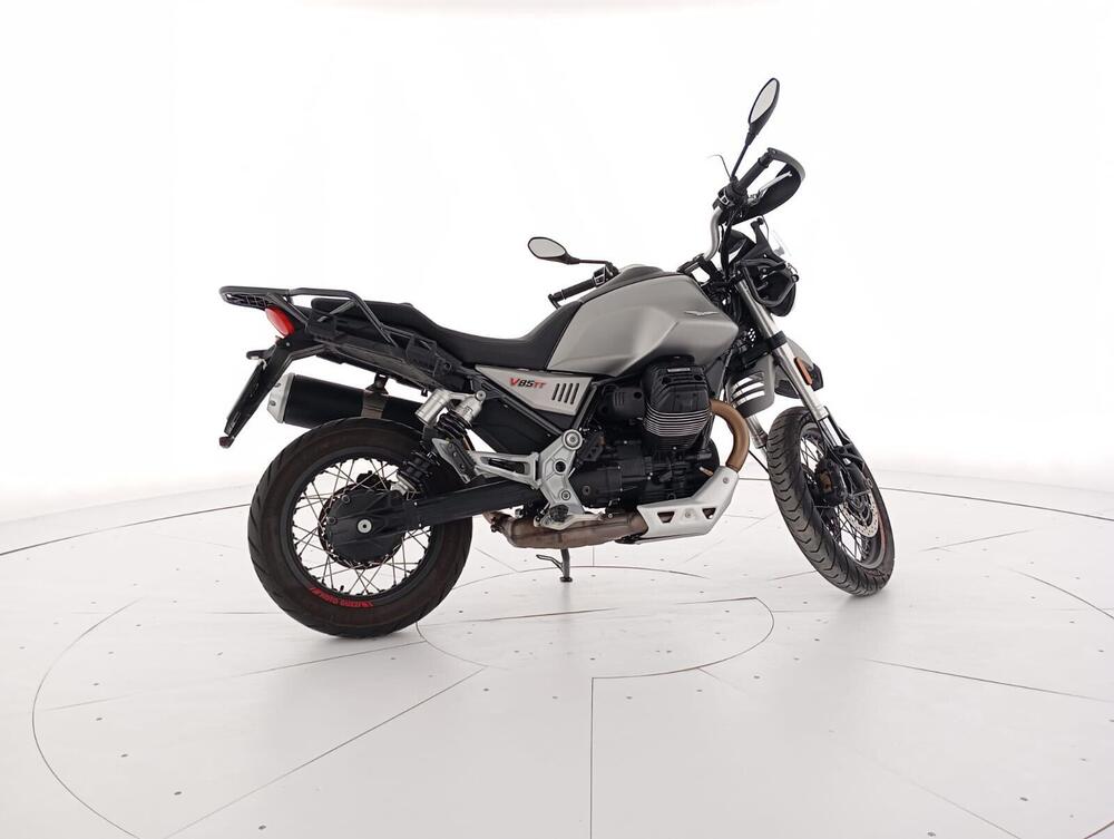 Moto Guzzi V85 TT (2021 - 23) (4)