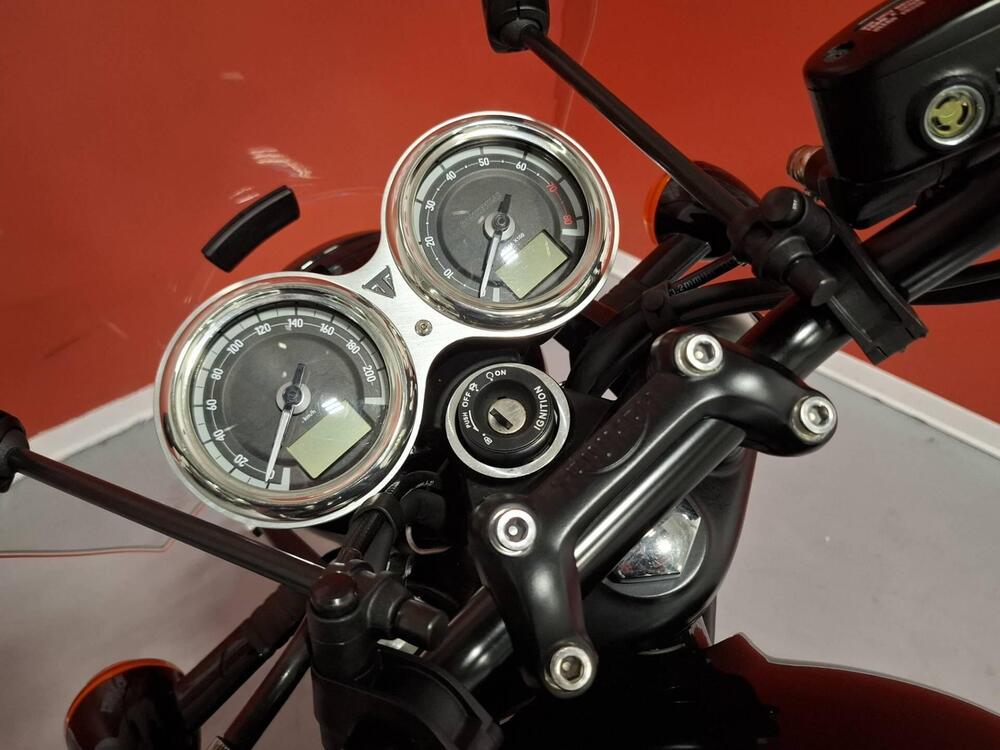 Triumph Bonneville T120 Gold Line Edition (2022 - 23) (11)