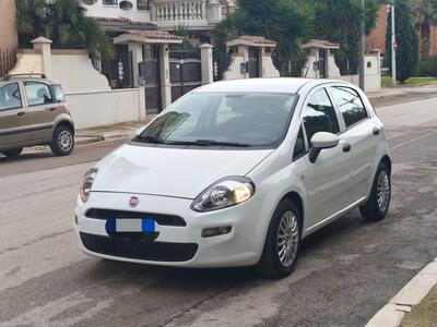 Fiat Punto 1.3 MJT II S&amp;S 85 CV 5 porte ECO Lounge del 2015 usata a San Severo
