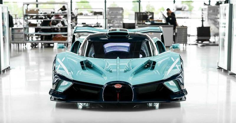 Bugatti Bolide, addio al mito: consegnato l&#039;ultimo esemplare della hypercar da pista pi&ugrave; estrema
