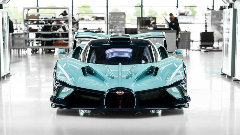 Bugatti Bolide, addio al mito: consegnato l&#039;ultimo esemplare della hypercar da pista pi&ugrave; estrema