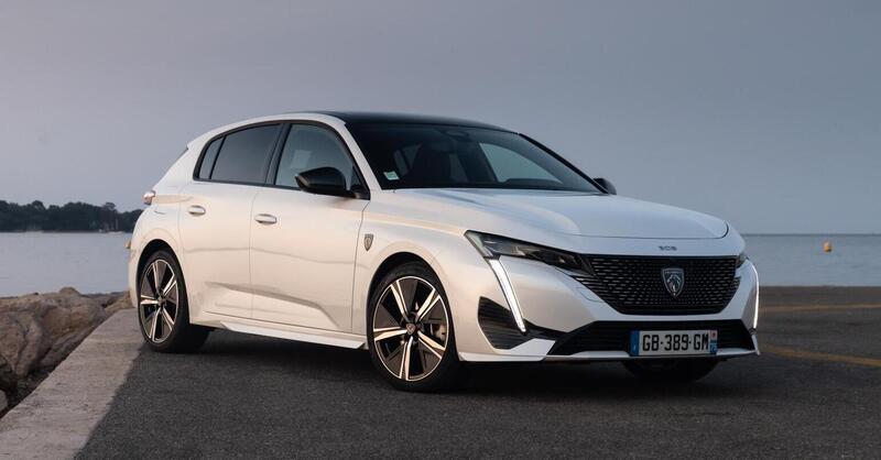 Peugeot 308 mild-hybrid: tre cilindri e 145 CV basteranno? [VIDEO]