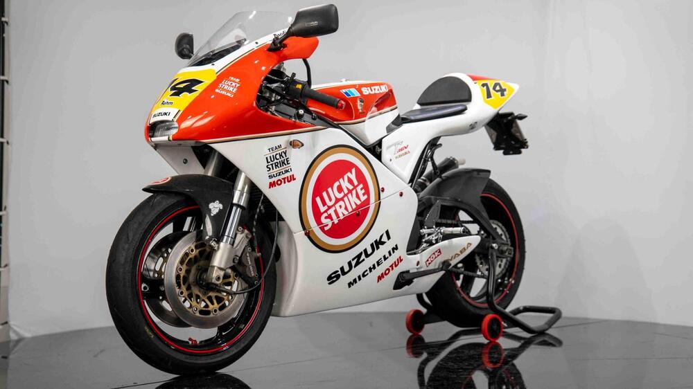 Suzuki RGV 250 GAMMA (3)