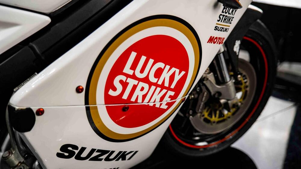 Suzuki RGV 250 GAMMA (13)