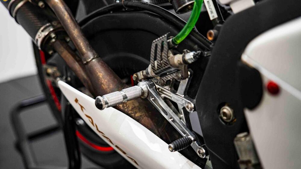 Suzuki RGV 250 GAMMA (16)