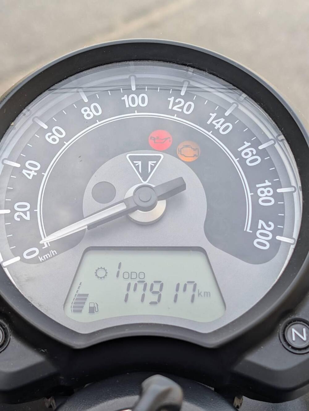 Triumph Street Scrambler 900 (2017 - 18) (2)