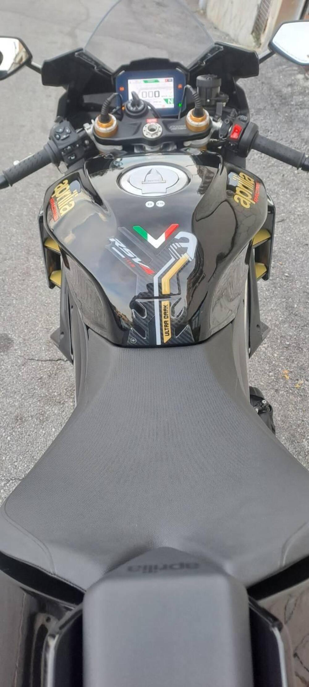 Aprilia RSV4 1100 Factory (2021 - 24) (5)
