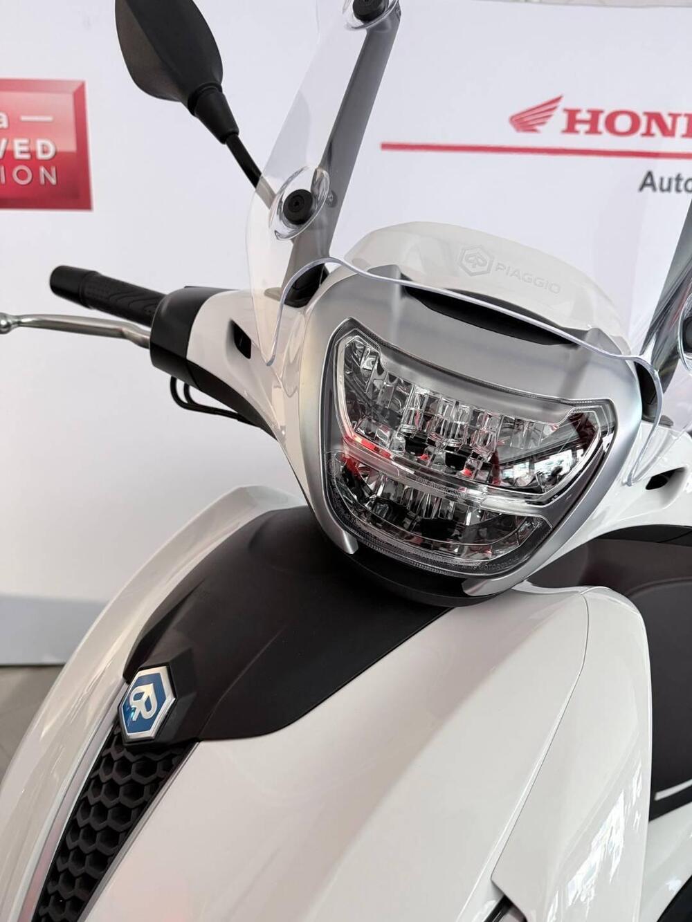 Piaggio Beverly 400 ABS-ASR (2021 - 24) (4)