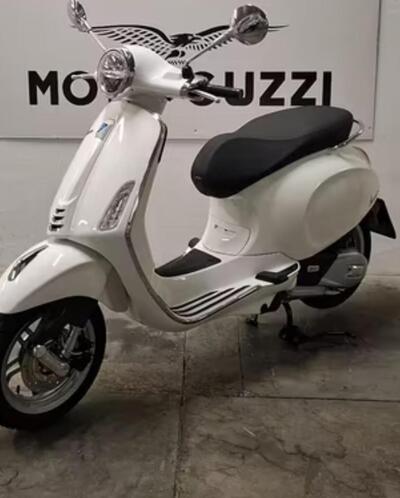 Vespa Primavera 125 (2024 - 25) usata