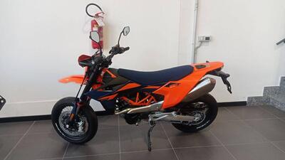 KTM 690 SMC R (2026) nuova