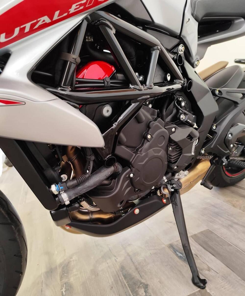 MV Agusta Brutale 800 RR Ottantesimo (2025 - 26) (12)