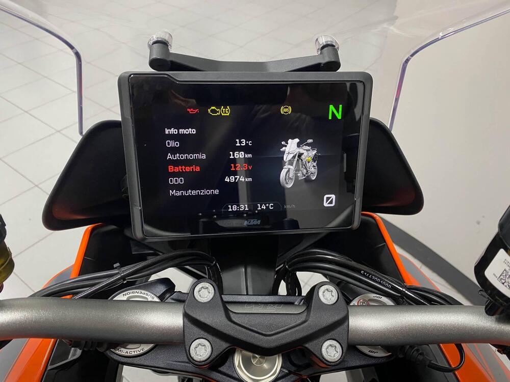 KTM 1290 Super Duke GT (2022 - 25) (4)
