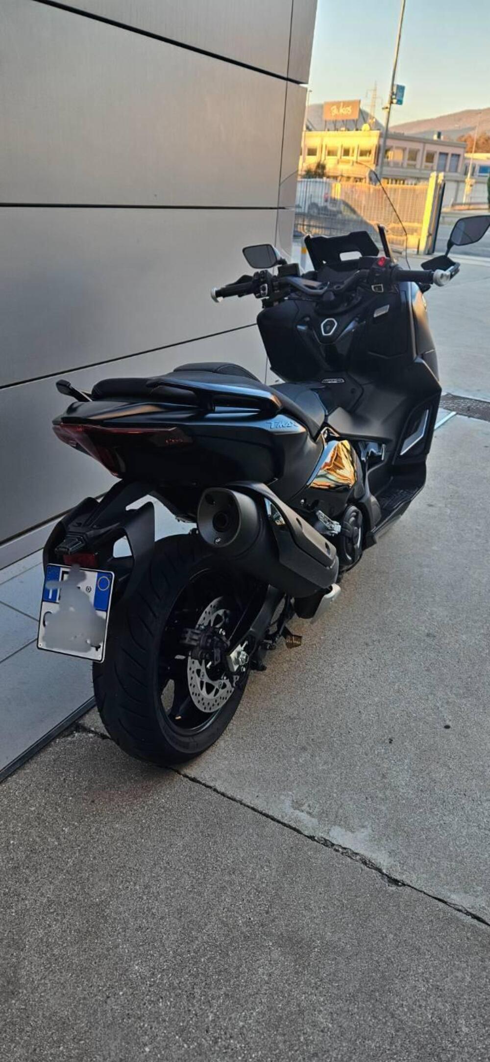 Yamaha T-Max 560 Tech Max (2022 - 24) (4)