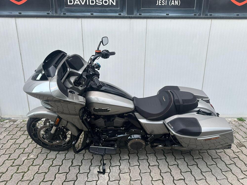 Harley-Davidson CVO Road Glide (2023) (4)