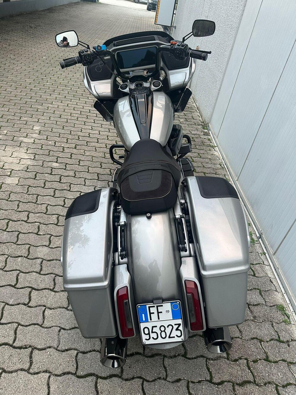 Harley-Davidson CVO Road Glide (2023) (8)