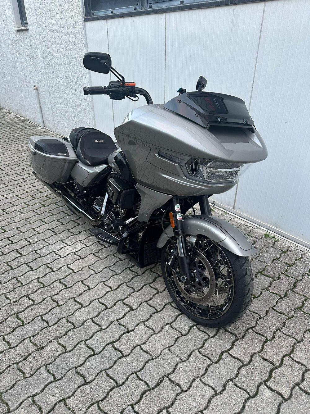 Harley-Davidson CVO Road Glide (2023) (6)