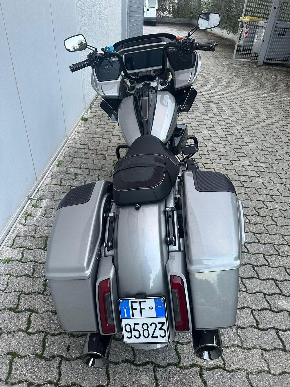 Harley-Davidson CVO Road Glide (2023) (10)