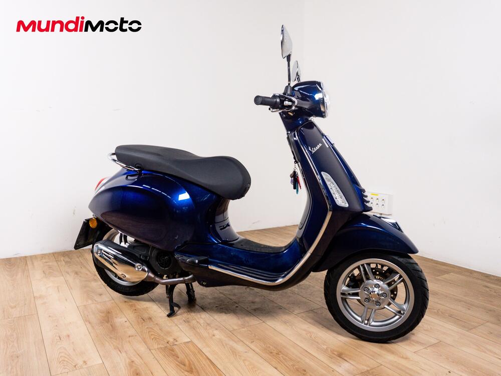 Vespa Primavera 125 Batik (2024 - 26) (2)