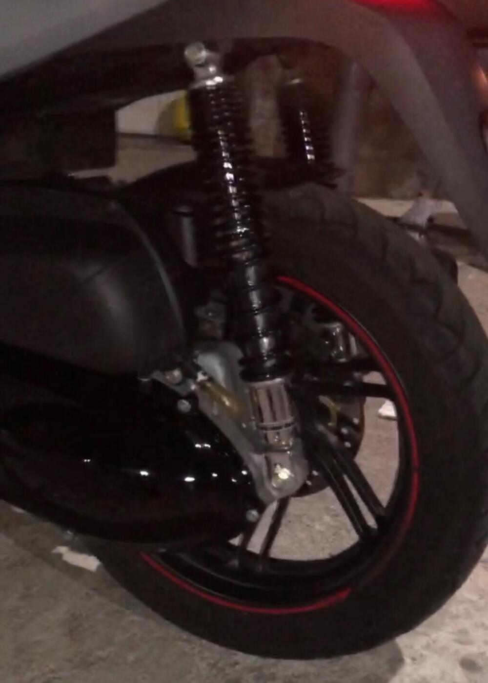 Honda SH 300 i Sport ABS (2018 - 20) (3)