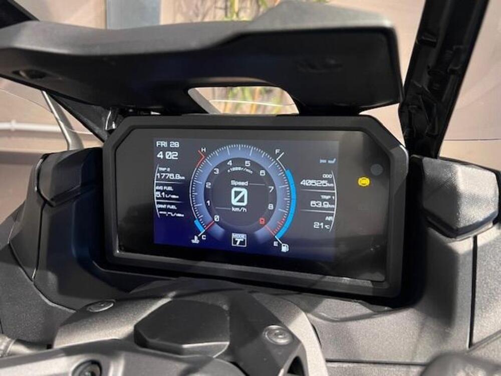 Yamaha T-Max 560 Tech Max (2022 - 24) (3)