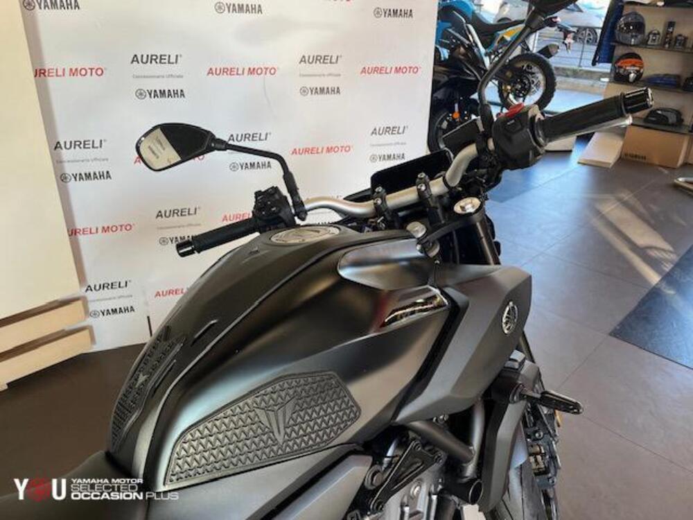 Yamaha MT-07 Y-AMT (2025 - 26) (3)