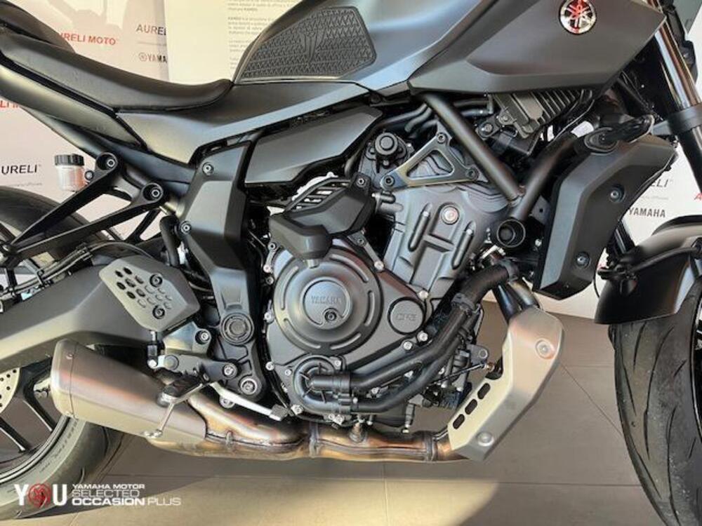 Yamaha MT-07 Y-AMT (2025 - 26) (4)