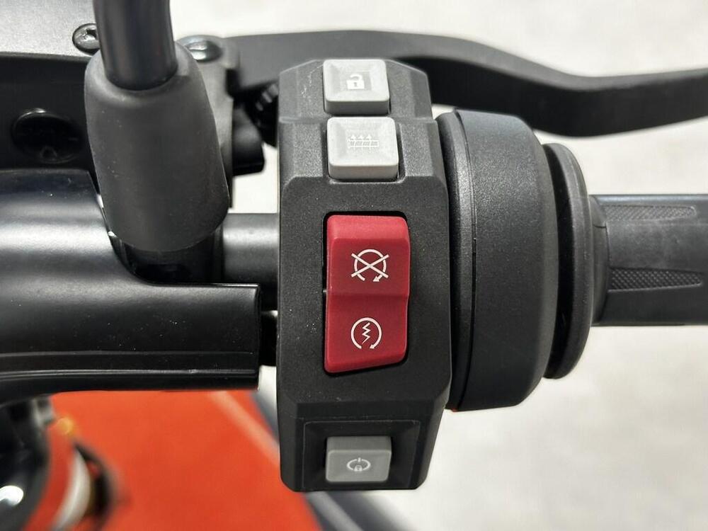 Bmw CE 02 AM (2024 - 26) (9)