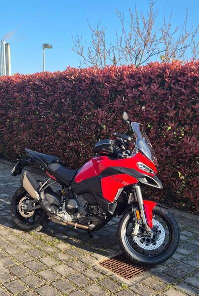 Ducati Multistrada V2 S (2025) usata