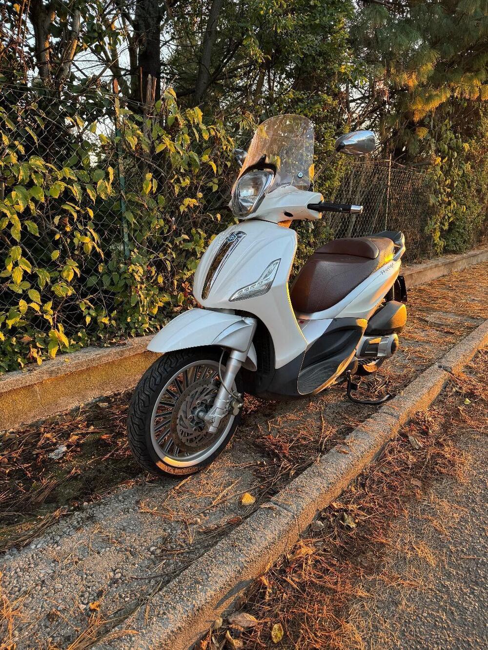 Piaggio Beverly 300 i.e. (2010 - 16)