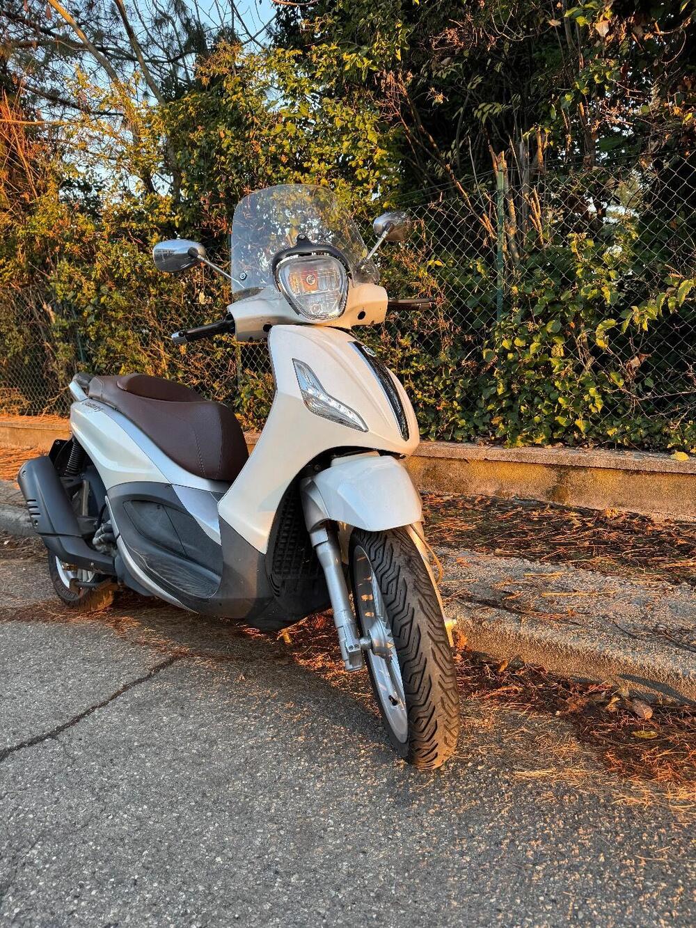 Piaggio Beverly 300 i.e. (2010 - 16) (3)