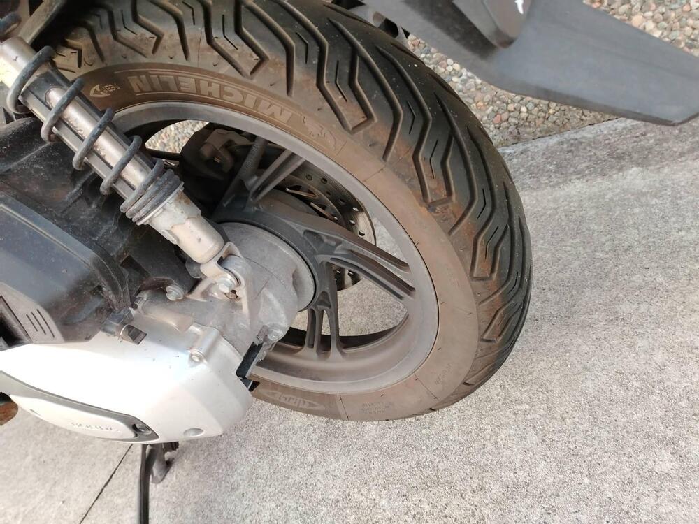 Honda SH 150i (2024 - 25) (4)