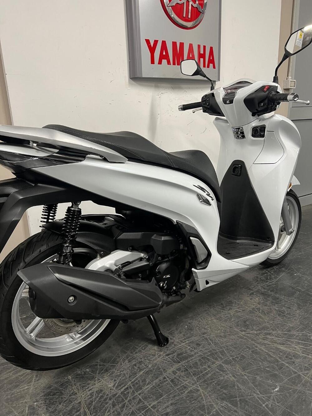 Honda SH 350 (2021 - 24) (4)