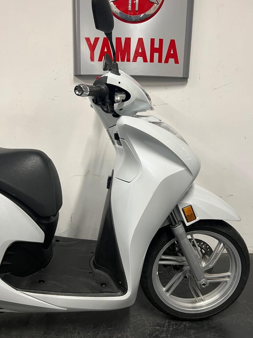 Honda SH 350 (2021 - 24) (6)