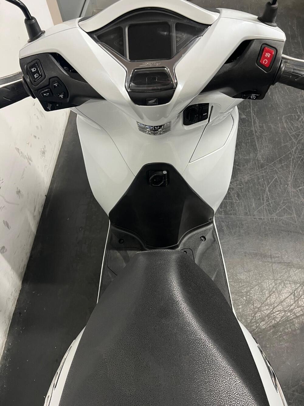 Honda SH 350 (2021 - 24) (8)