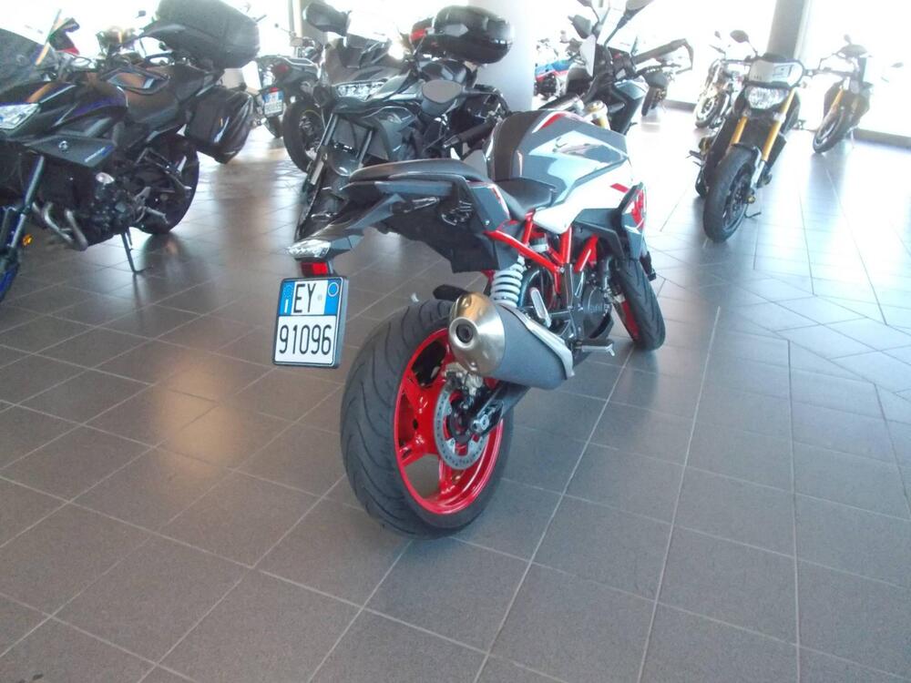 Bmw G 310 R (2021 - 25) (3)