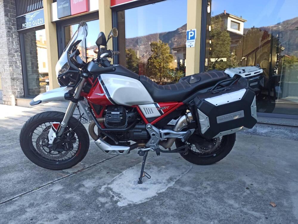 Moto Guzzi V85 TT Evocative Graphics (2019 - 20) (2)