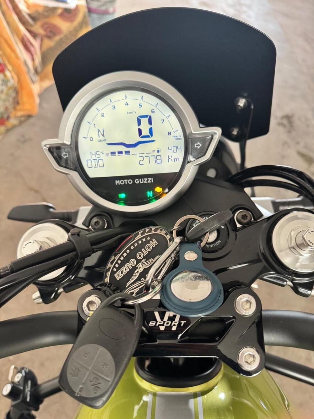 Moto Guzzi V7 Sport (2025 - 26) (2)